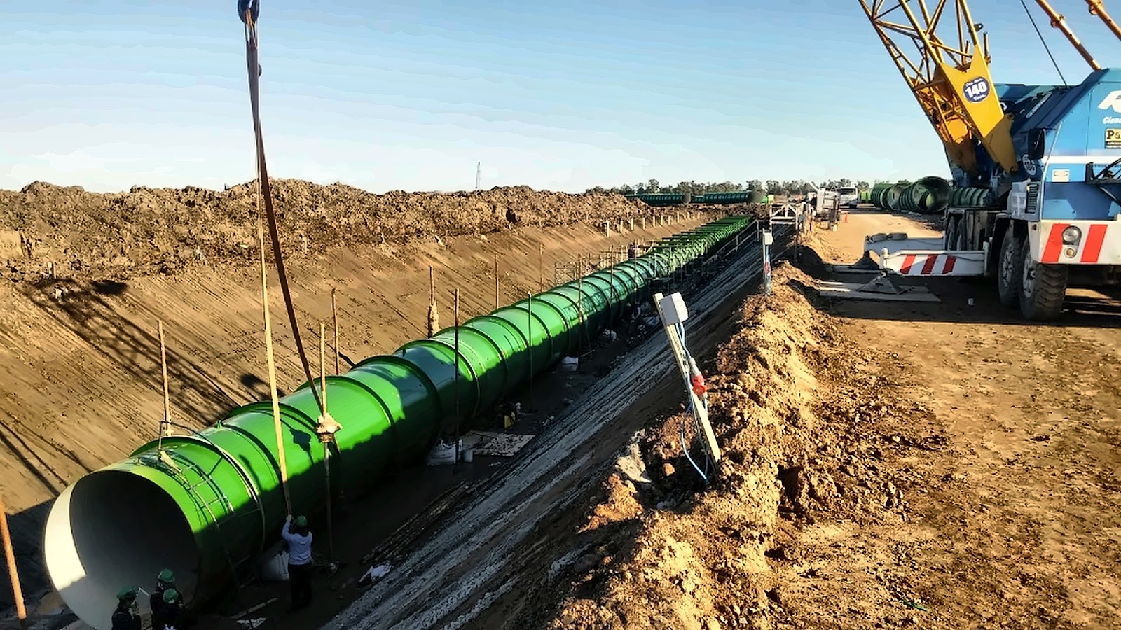 Excavación masiva con grúa y ejecución de micropilotes en fondo deprimido